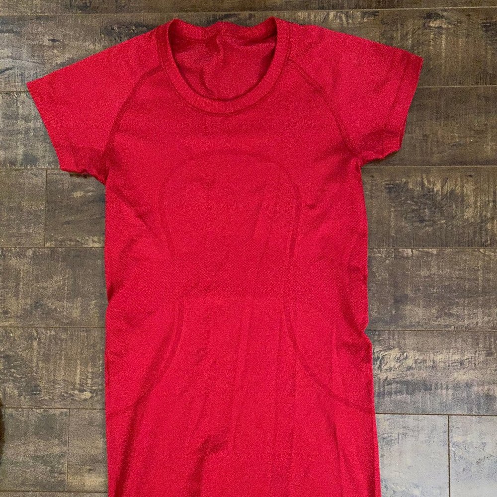 Lululemon Swiftly Tech Short Sleeve Size 4